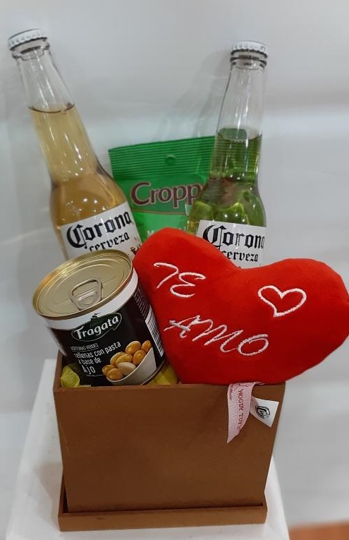 Envio y venta de flores ,rosas, plantas,arreglos florales ,regalos y desayunos a domicilio con delivery gratis en la Ciudad Autonoma de Buenos Aires y con costo de env�o en localidades del Gran Buenos Aires asi como delivery de flores y plantas a trav�s de florerias asociadas en todas las provincias de la Argentina, Buenos Aires, la Pampa, Tucuman, La Rioja, R�o Negro, Entre Rios, Corrientes, Misiones, Neuquen, Chubut, Tierra del Fuego, Santa Cruz, San Luis, Mendoza, Cordoba, Jujuy, Formosa, Santiago del Estero, Salta, Chaco, Catamarca ,San Juan, y ademas realizamos el delivery de flores ,coronas,palmas , plantas y regalos a todas las ciudades de Argentina, Mar del Plata, C�rdoba, Buenos Aires, con cargo en Santa Rosa, La Plata, Bella Vista, Neuquen, Pilar, Paran�, Posadas, Resistencia, Cipolleti y mas de 300 ciudades y localidades en todo el territorio de nuestro pa�s, asi como tambien tenemos la posibilidad de enviar flores a casi todo el mundo en cuestion de horas