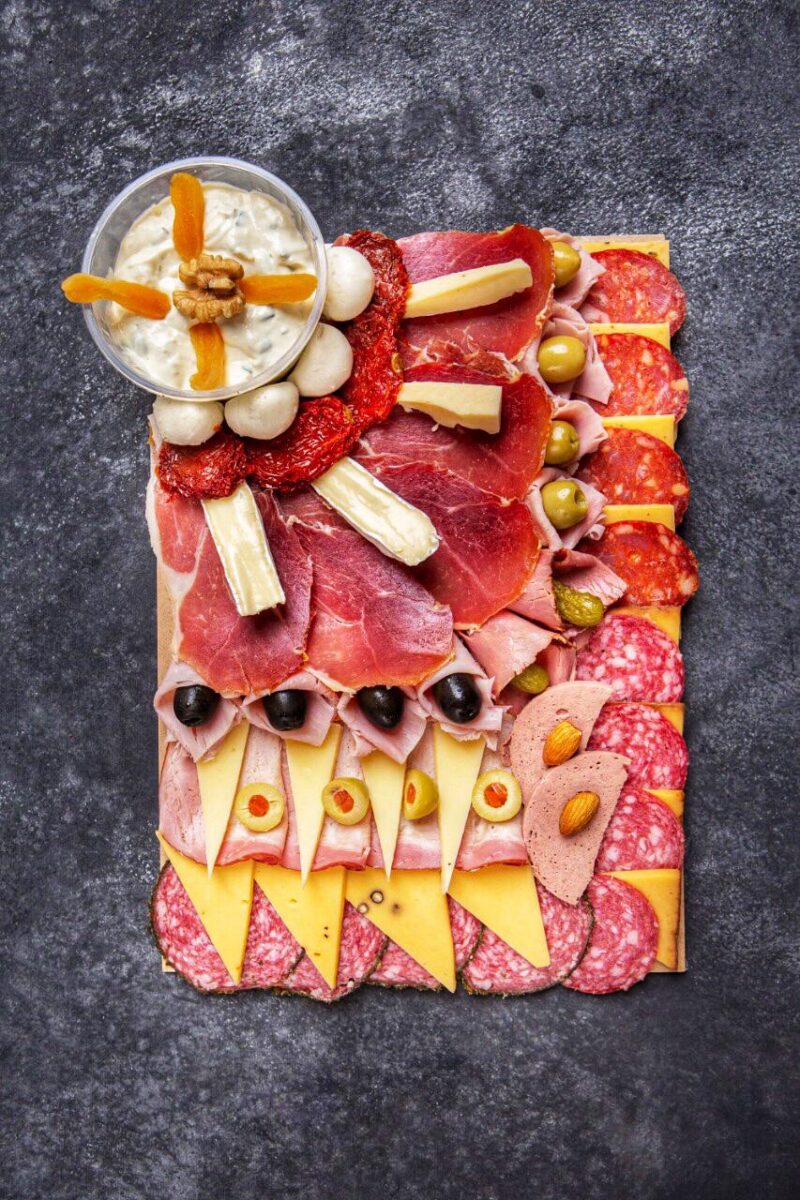 Envio y venta de flores ,rosas, plantas,arreglos florales ,regalos y desayunos a domicilio con delivery gratis en la Ciudad Autonoma de Buenos Aires y con costo de env�o en localidades del Gran Buenos Aires asi como delivery de flores y plantas a trav�s de florerias asociadas en todas las provincias de la Argentina, Buenos Aires, la Pampa, Tucuman, La Rioja, R�o Negro, Entre Rios, Corrientes, Misiones, Neuquen, Chubut, Tierra del Fuego, Santa Cruz, San Luis, Mendoza, Cordoba, Jujuy, Formosa, Santiago del Estero, Salta, Chaco, Catamarca ,San Juan, y ademas realizamos el delivery de flores ,coronas,palmas , plantas y regalos a todas las ciudades de Argentina, Mar del Plata, C�rdoba, Buenos Aires, con cargo en Santa Rosa, La Plata, Bella Vista, Neuquen, Pilar, Paran�, Posadas, Resistencia, Cipolleti y mas de 300 ciudades y localidades en todo el territorio de nuestro pa�s, asi como tambien tenemos la posibilidad de enviar flores a casi todo el mundo en cuestion de horas